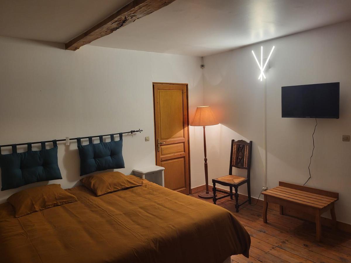 Bed and Breakfast Domaine De La Sarrotte Saugon Exterior foto