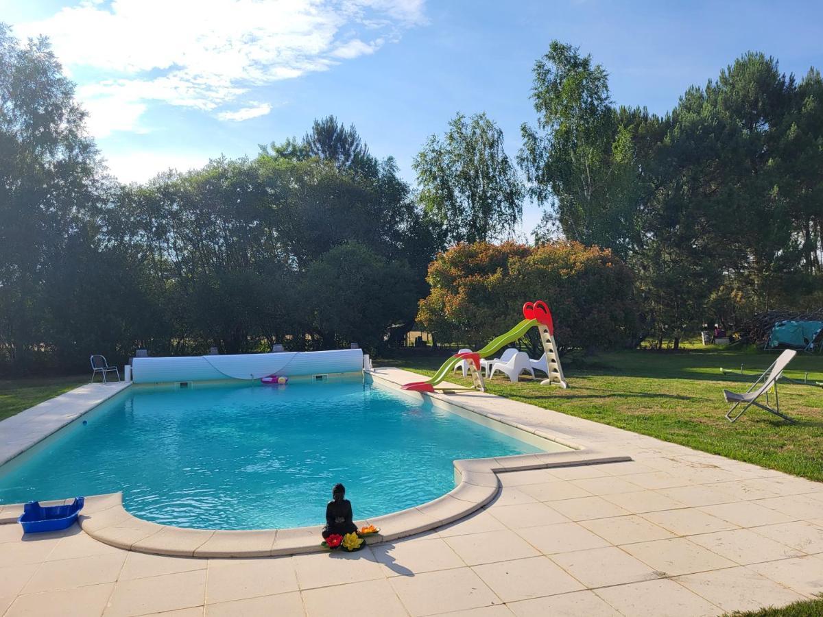 Bed and Breakfast Domaine De La Sarrotte Saugon Exterior foto